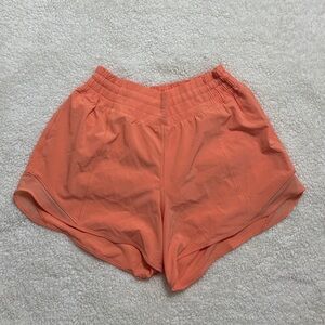 LULULEMON HOTTY HOT HIGH-RISE LINED SHORT — 6